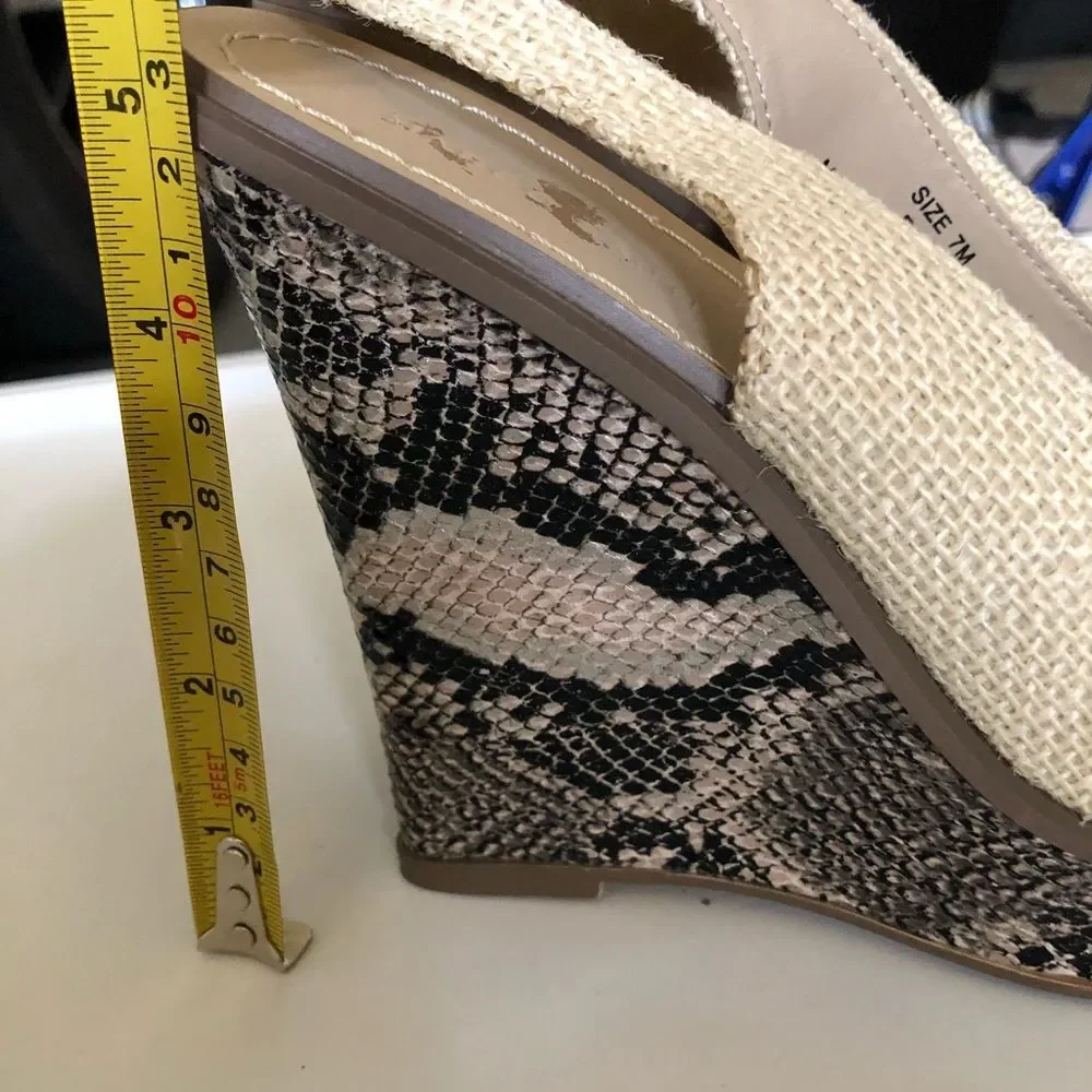 Women's Tan Wedge Sandals